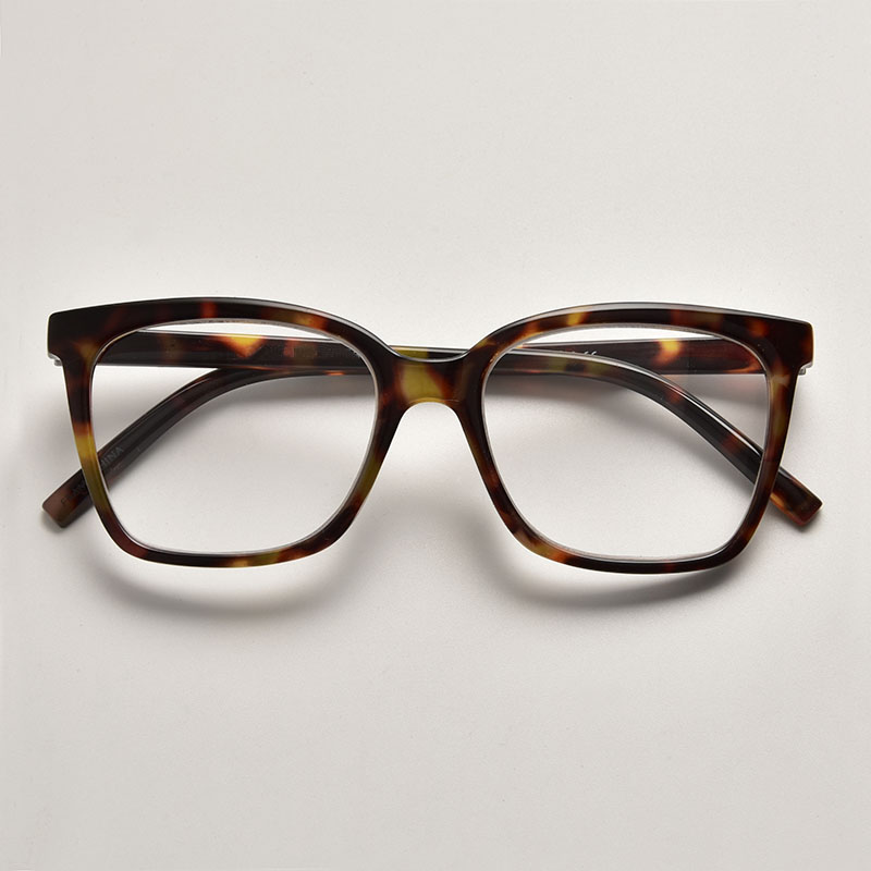 Classic tortoise shell oversized square reading glasses manufactured by factory for international wholesalers and private label brands.