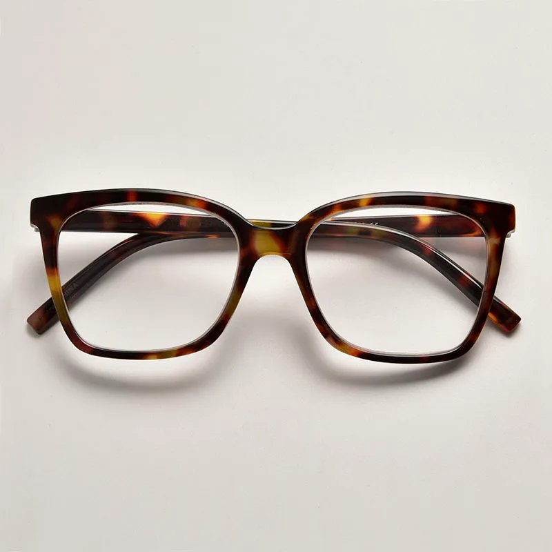Classic tortoise shell oversized square reading glasses manufactured by factory for international wholesalers and private label brands.