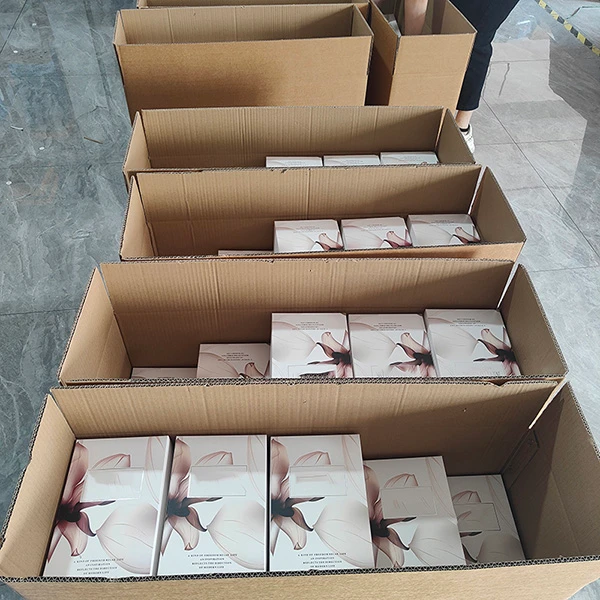 factory packing custom reading glasses with oem box.