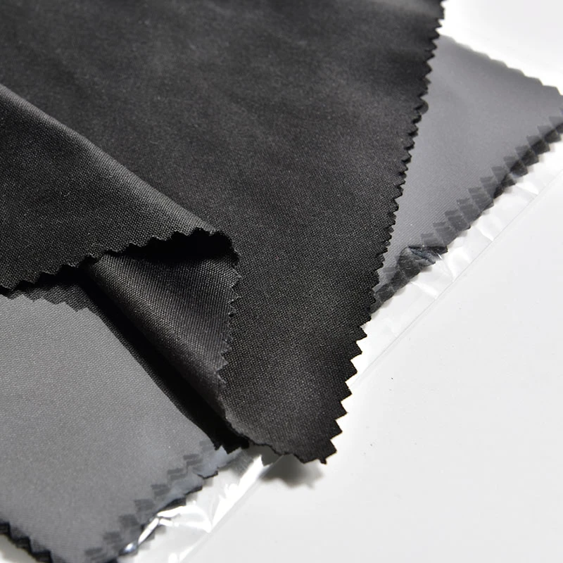 detail photo for a black microfiber glasse cleaning cloths.