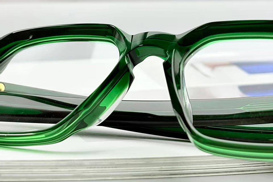 Close-up of Mazzucchelli Italian cellulose acetate showing